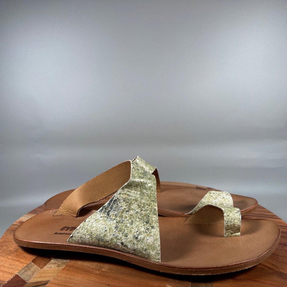 CYDWOQ Hand Made USA Women 42 11 Green Snakeskin Leather Toe Loop Flat Sandals